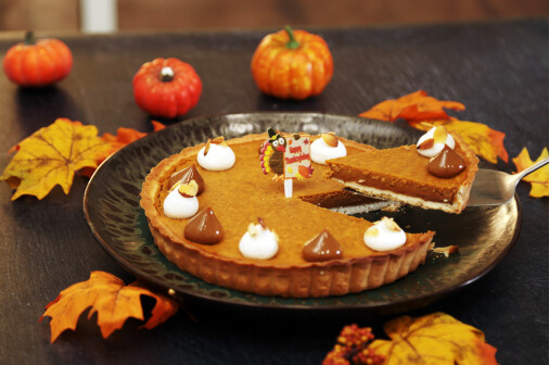 The greatest variety in cakes and desserts. Incomparable flavor and quality. Call us to place your order.