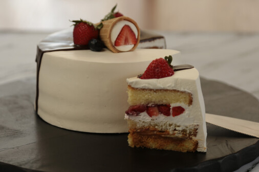 The greatest variety in cakes and desserts. Incomparable flavor and quality. Call us to place your order.