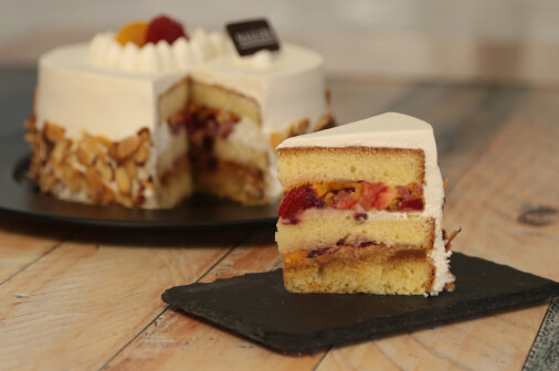 The greatest variety in cakes and desserts. Incomparable flavor and quality. Call us to place your order.