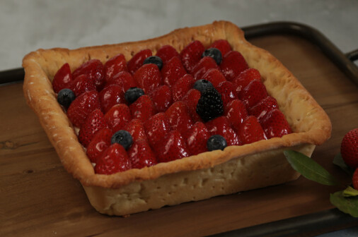 The greatest variety in cakes and desserts. Incomparable flavor and quality. Call us to place your order.