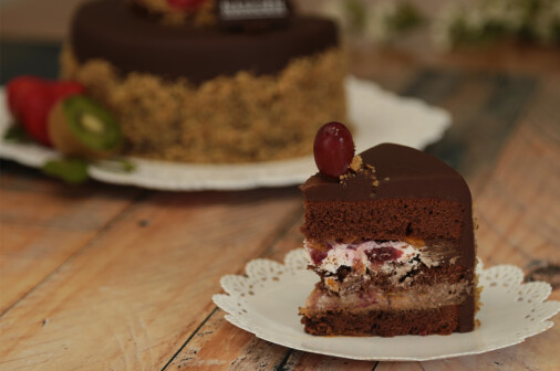 The greatest variety in cakes and desserts. Incomparable flavor and quality. Call us to place your order.